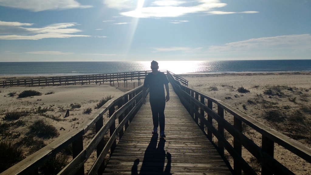 Over the boardwalk to Manta Rota beach