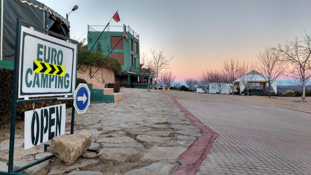 There were about 8 motorhomes here last night, mostly French, about the same as the last time we were here in 2012