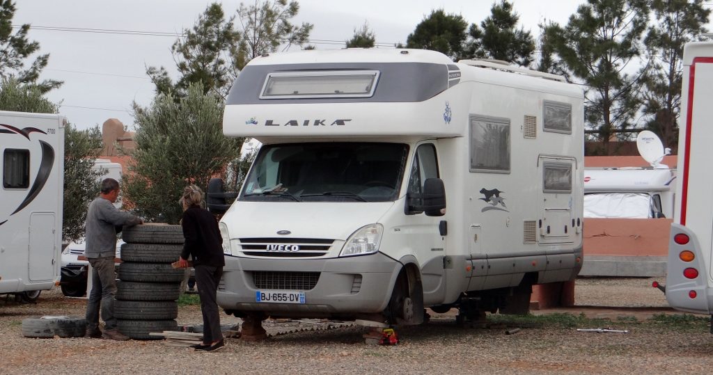Look carefully - this van has no wheels. It still looks like that now, although someone's taken the wheels away since I last looked