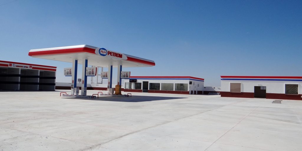 Hooray, a petrol station. Ah. It's brand new. Too new.