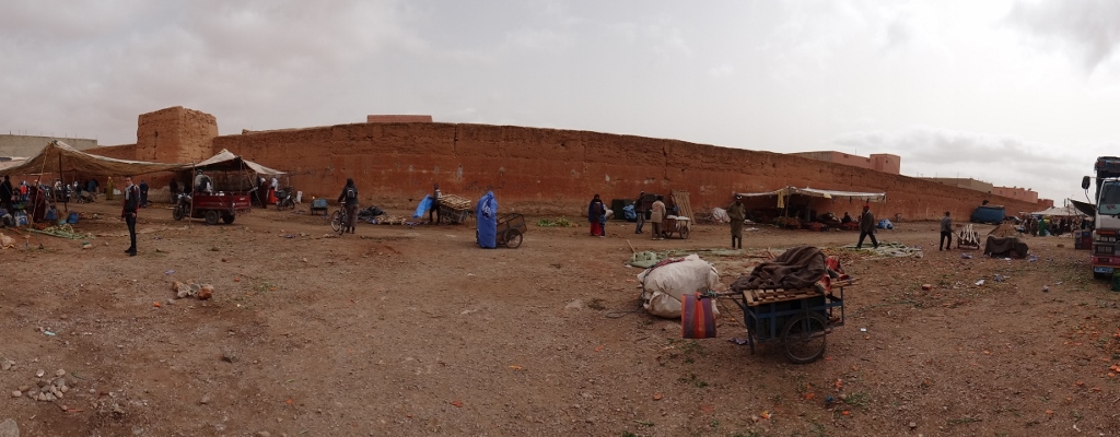 When we arrived, the Bouizakarne souk was all-but over