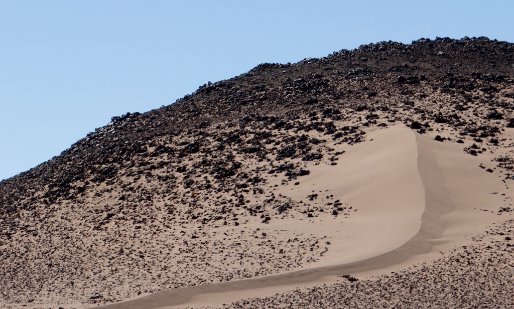 Sand's started to appear alongside the N12. Warning signs request you pay attention in case the roads been engulfed by the stuff.