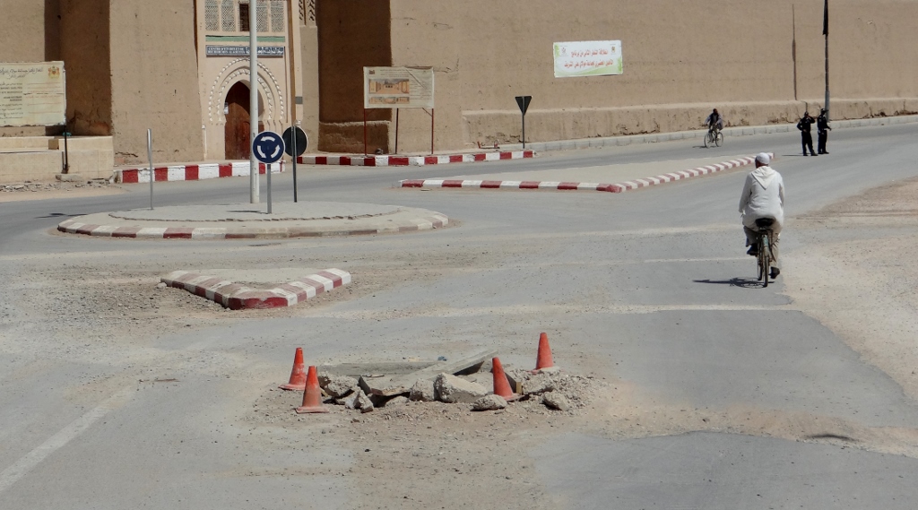 I'm very glad I don't live in Rissani. Last time I saw roads this bad was in Ukraine