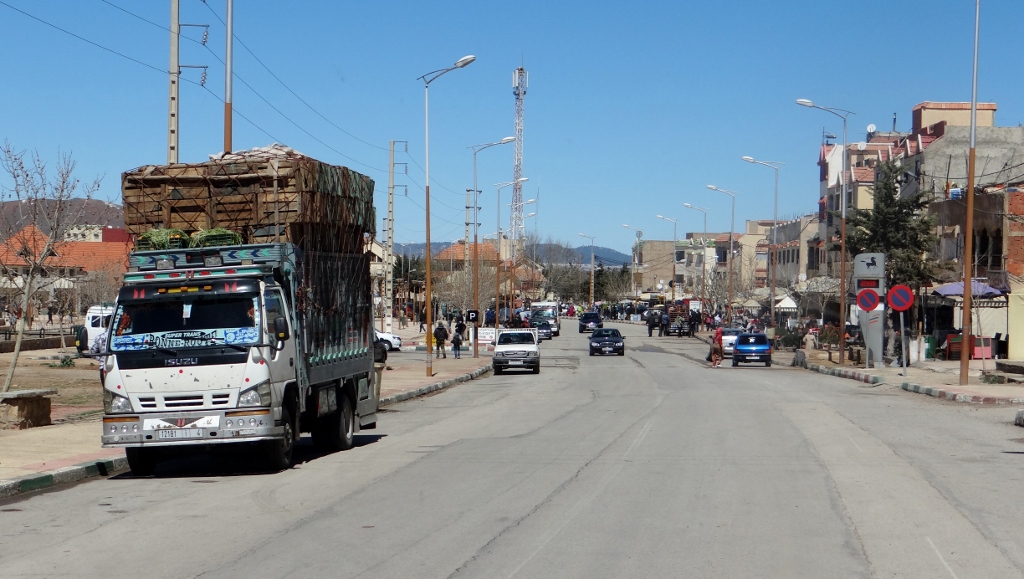 A Moroccan town north of Midelt. Driving through these places isn't particularly hard, but requires concentration mainly to avoid running into people