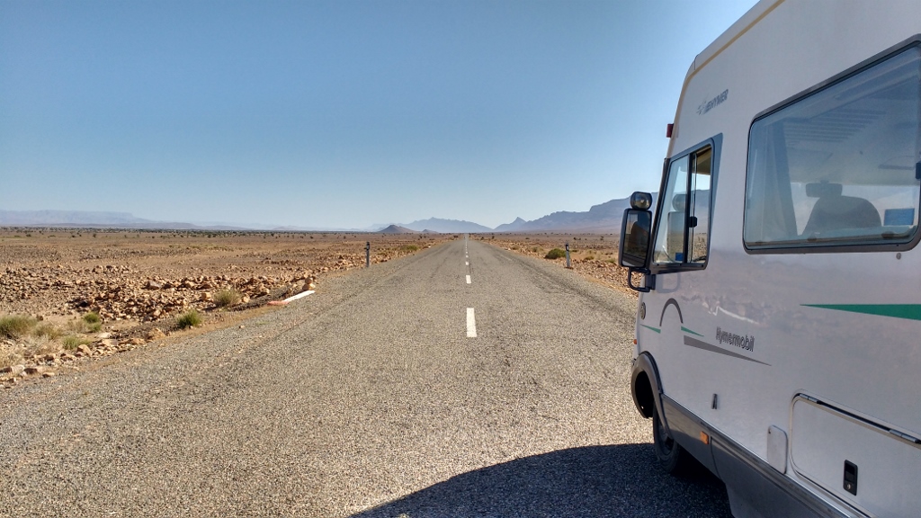 Your eyeballs can get a bit crossed on these roads. Oncoming vehicles remind me which side I'm supposed to be on.