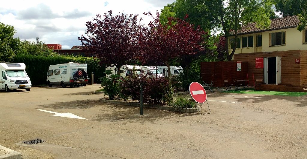 Camping du lac motorhome aire in Dijon France