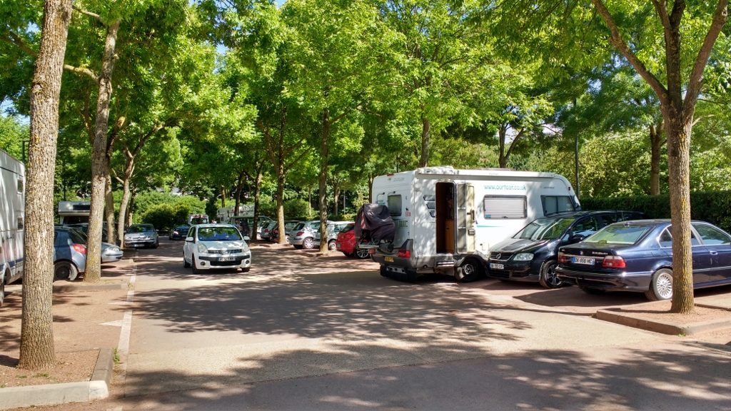 Free parking about 1km from the centre of Amiens