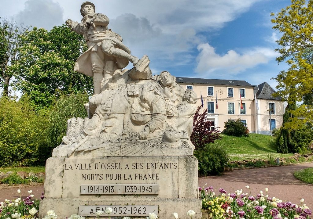 War memorial in Oissel