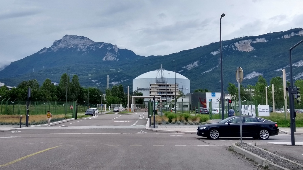 The ILL: a nuclear reactor a stones-throw from a city centre