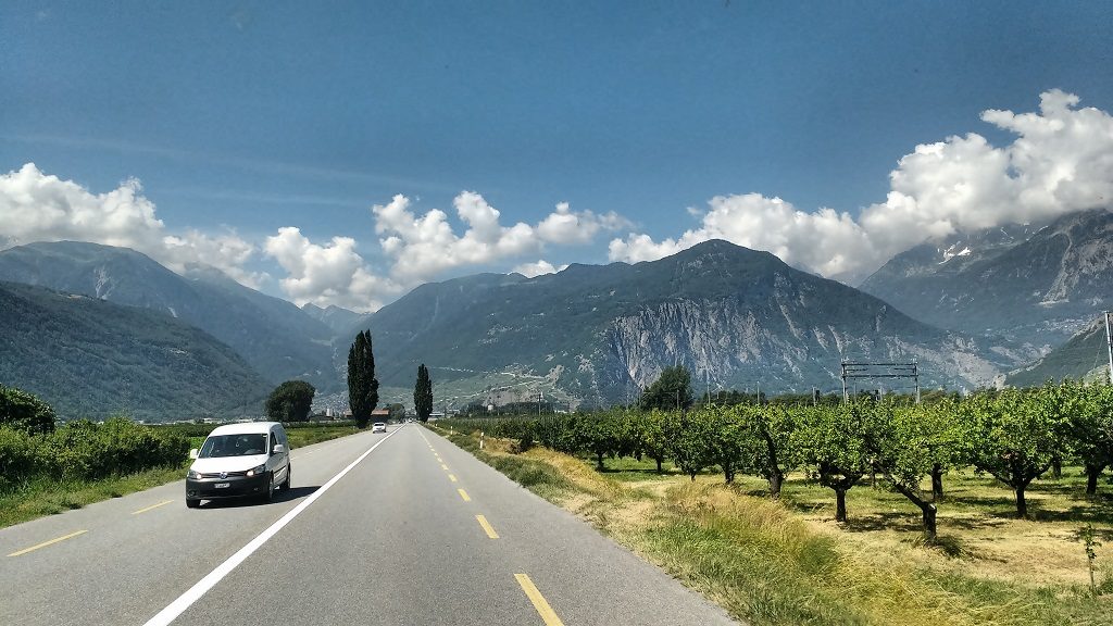 Heading towards the Zorro-slash of the Col de la Forclaz above Martigny
