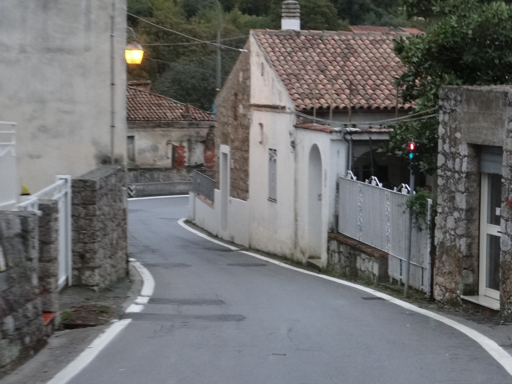 A Tight Spot Pinch Point Driving Across Italy Motorhome