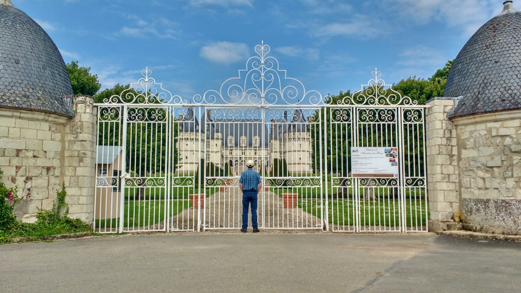 Mesnieres-en-Bray, France Chateau
