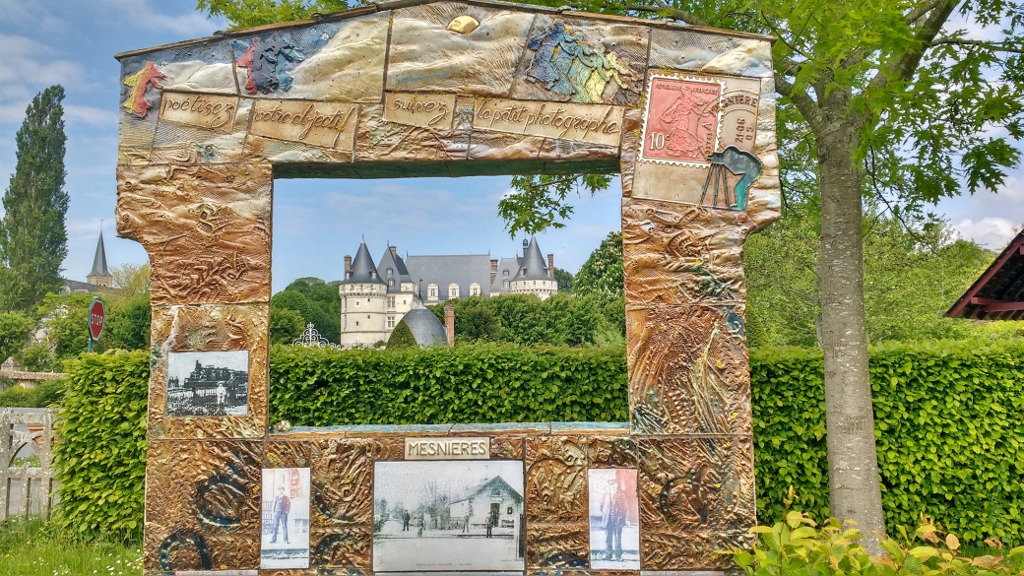 Mesnieres-en-Bray, France Chateau