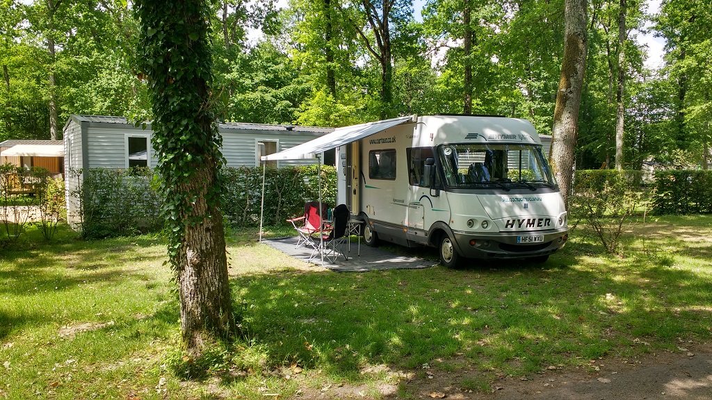 Our sunny pitch at Le Chateau des Marais camping about 3 miles from Chateau Chambord and a few hundred meters from Muides-sur-Loire and the famous Loire river