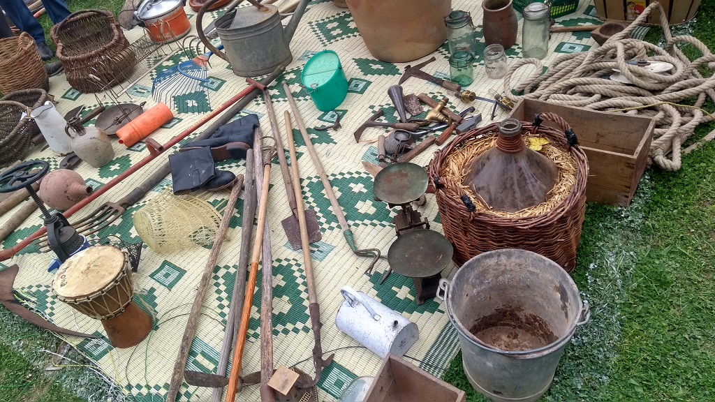 A fairly representative selection of the fare on sale at the car boot in Muides-sur-Loire. Every stall seemed to have a bongo drum?