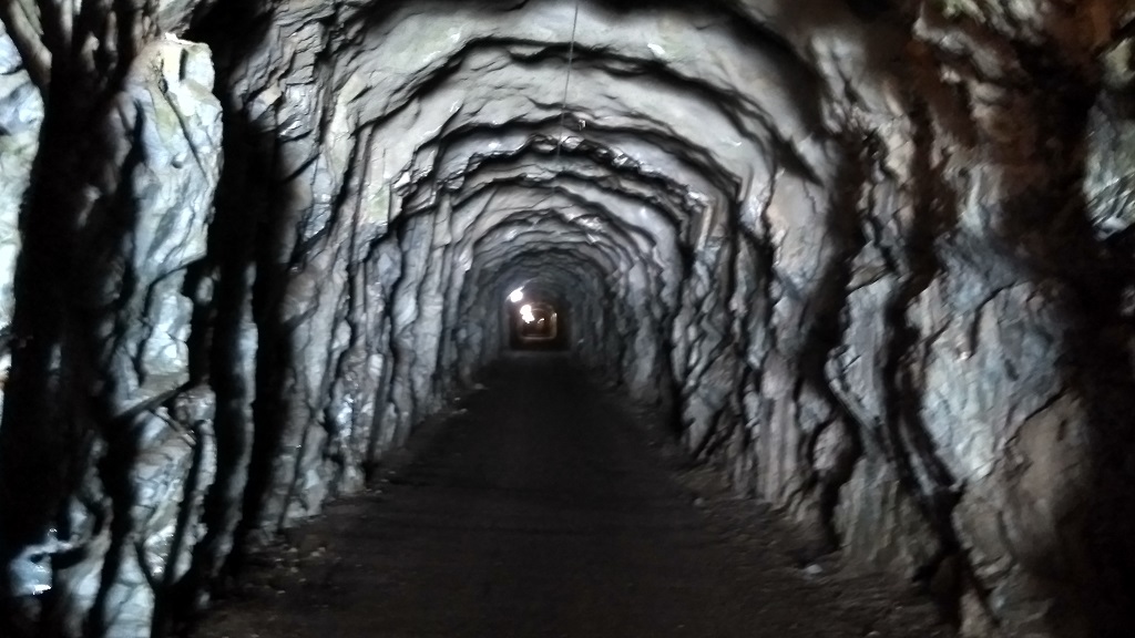 Tunnel lac dam barrage emosson
