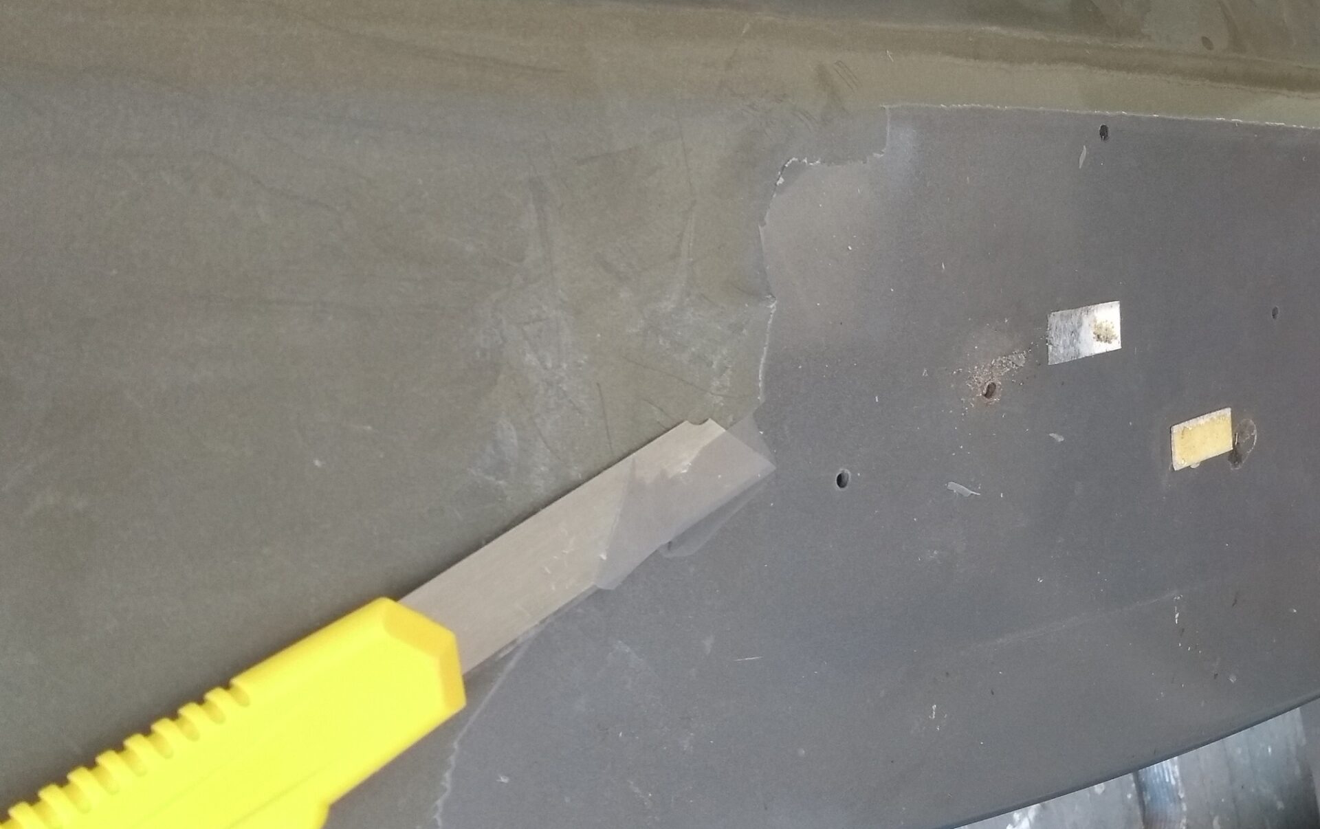 Removing the Old Paint and Lacquer with a Craft Knife