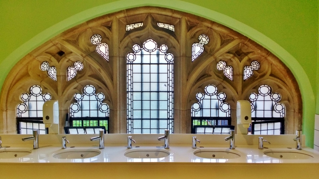 house of commons toilets