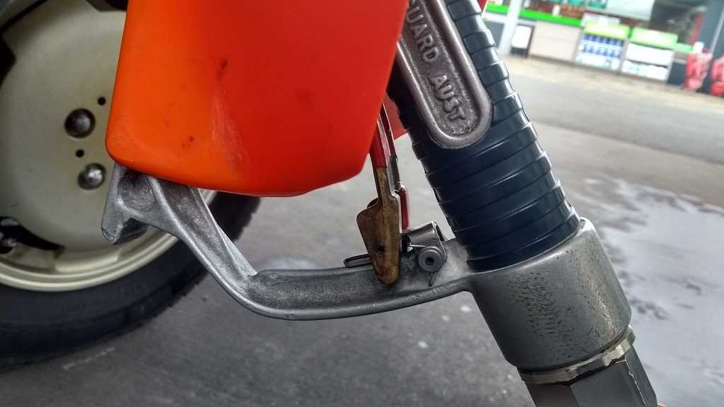 Bayonet LPG GPL Gun Garage UK Gas Refillable
