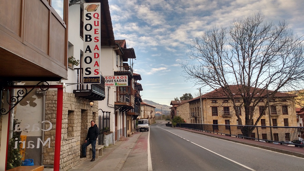 The bakery in Ontenada. We didn't see any quesada (a kind of dense pudding), only sabao