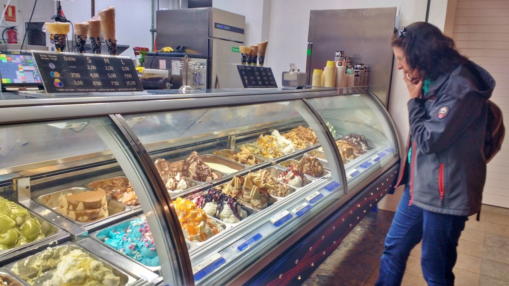 ice cream choices nerja