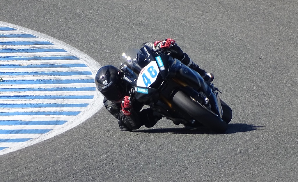 Rider hanging off bike Jerez