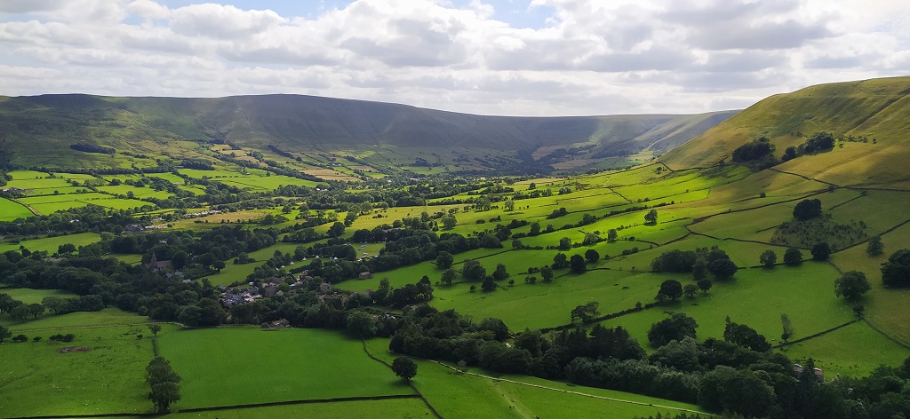 Green landscape in Edale