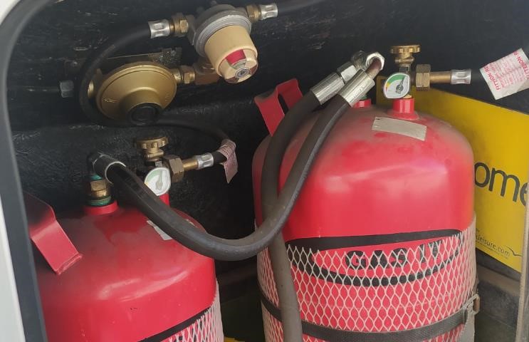 Self-refillable LPG gas bottles Gas IT motorhome camper van system