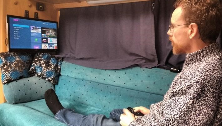 Motorhome camper van 12V TV internet streaming television