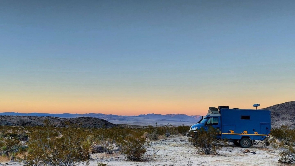 Starlink RV satellite dish adapted to fit on the roof (source: www.tuckstruck.net)