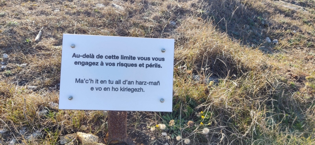 More Breton here at Île-Grand. I stand a chance understanding the French, no chance at all with Breton.