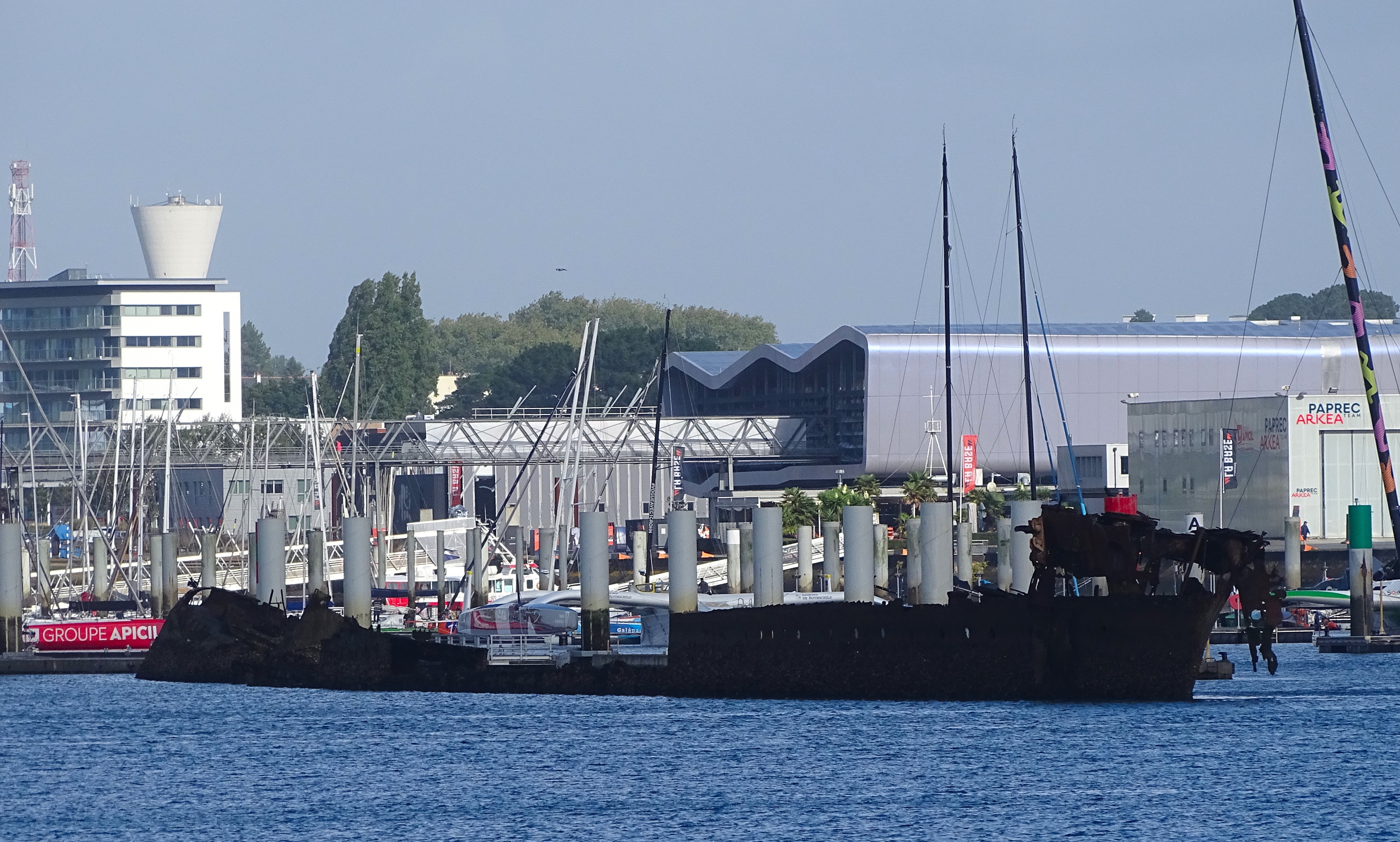 A wreck deliberately sunk to protect the subs in Keroman 3