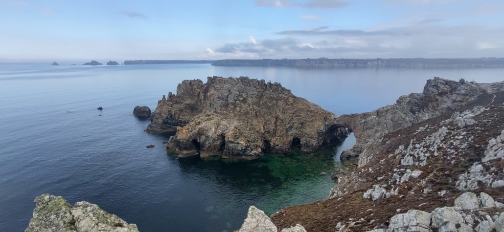 You can walk over that arch to the Château de Dinan rock formation on the Crozon Peninsular