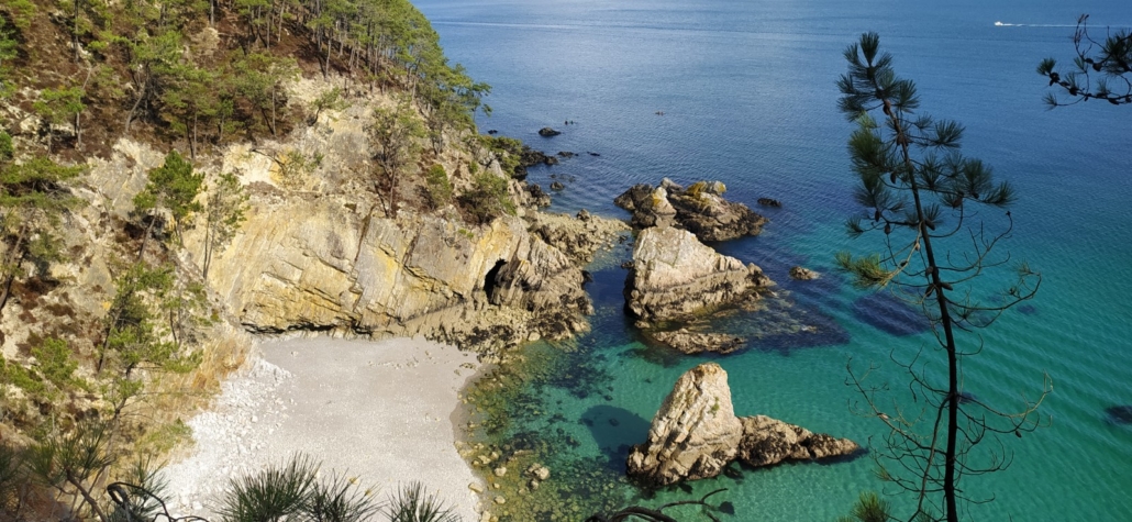 A beautiful cove seen from the GR-34 coastal path a few miles from Morgat
