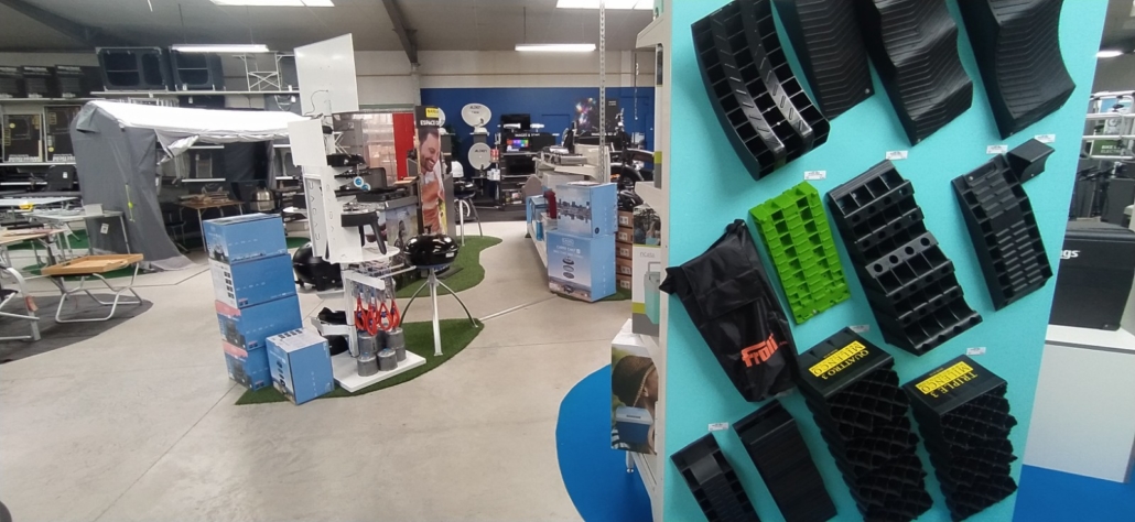 Ramps, BBQs, awnings, tables, TONS of motorhome stuff!!