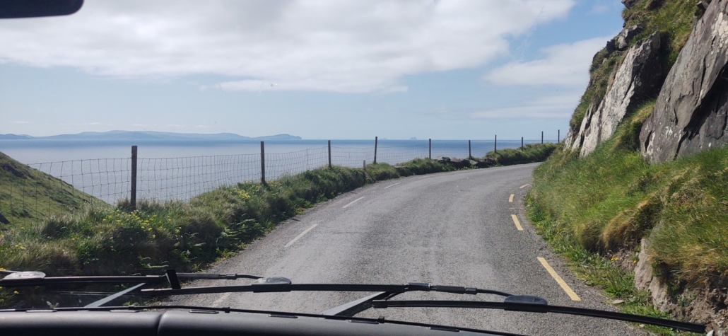 The rapidly-narrowing R559 south of Mount Eagle