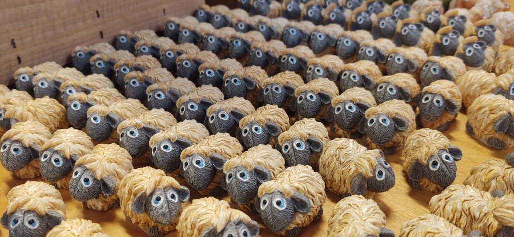 Llanfairpwllgwyngyllgogerychwyrndrobwllllantysiliogogogoch Shopping Centre