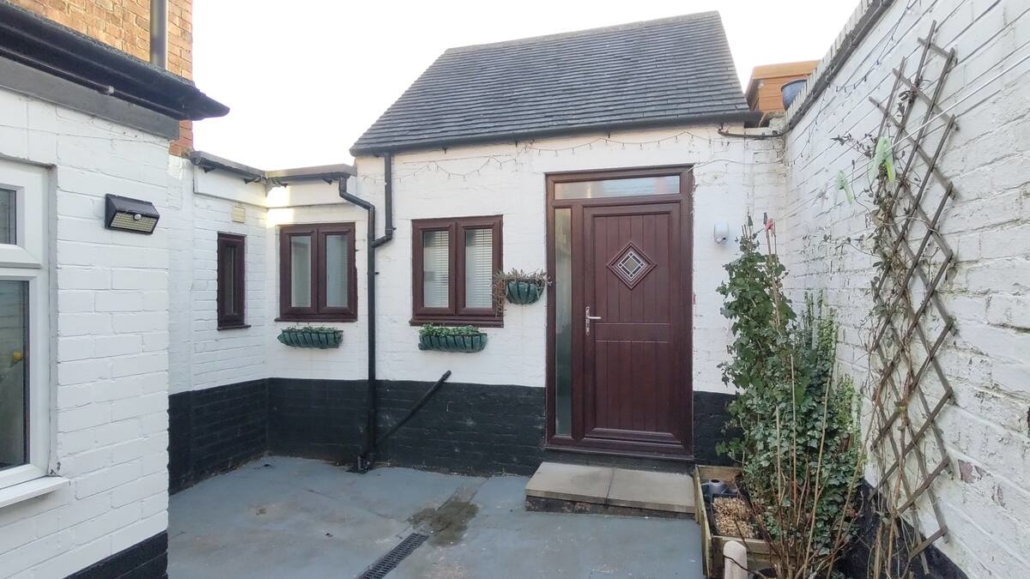 Courtyard outside the Kimberley Hideaway, AirBnB Nottingham