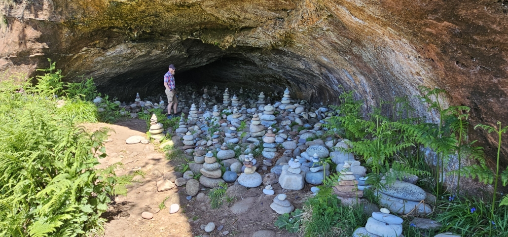 Cairns in one of the caves on the King's Cave walk