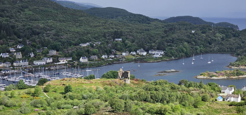 Tarbert and Tarbert castle from viewpoint