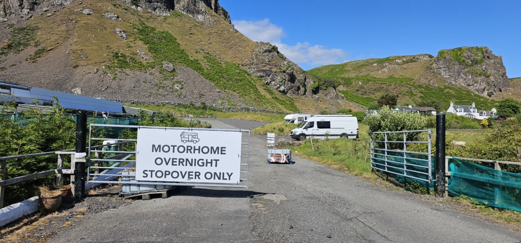 Official motorhome overnight parking at Ellenabeich (Easdale)