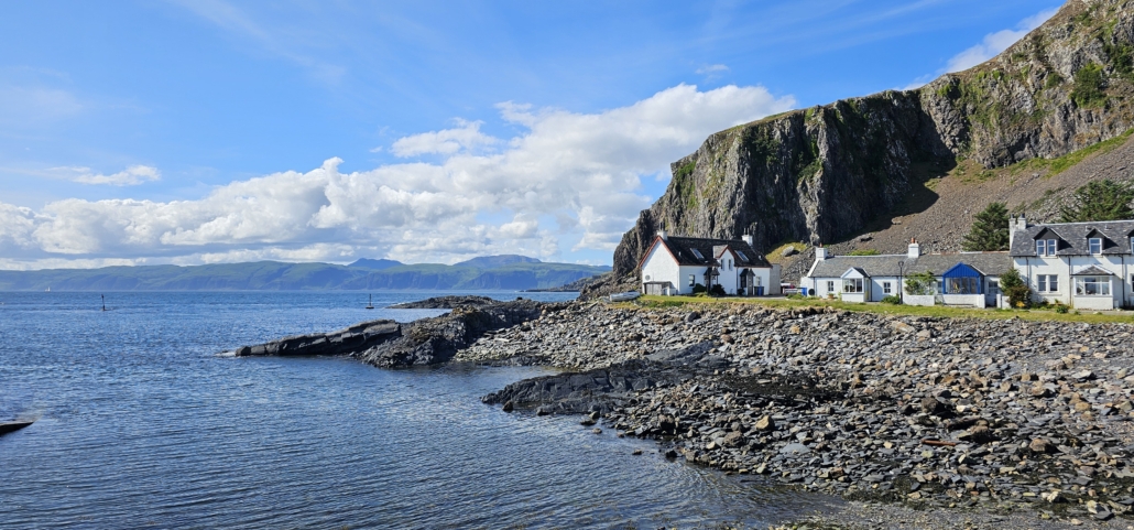 Ellenabeich (Easdale) with the Isle of Mull in the background